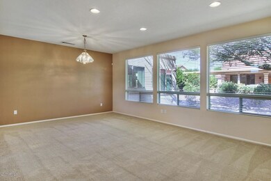 LIVING ROOM/DINING ROOM