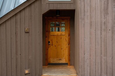 25-web-or-mls-13612-Floret-Black-Butte-R
