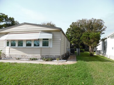932 Hyacinth Cir, Sebastian, FL 32976 - photo 2