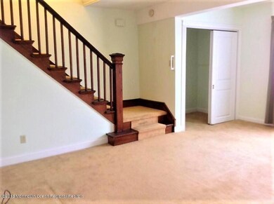 95 Chingarora living room