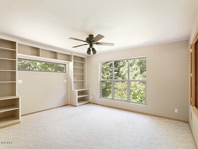 431-491492-Subject Living Room