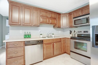 616 Mistletoe Kitchen 1