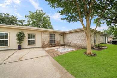 16723 Barcelona Dr, Friendswood, TX 77546 - photo 4