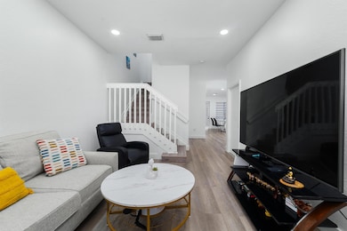 21105 NW 14th Place unit 438, Miami, FL 33169 - photo 5