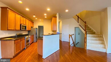 9766 Corbett Cir, Manassas Park, VA 20111 - photo 5