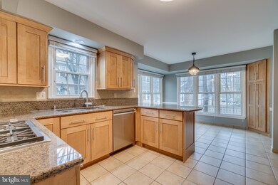 2069 Cobblestone Ln, Reston, VA 20191 - photo 6