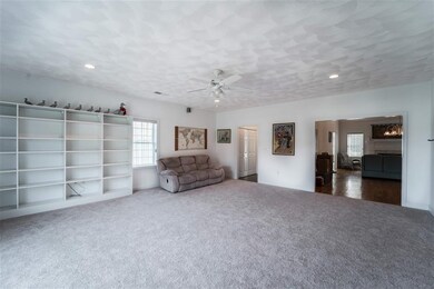 39 Sawgrass Cir, Londonderry, NH 03053 - photo 6