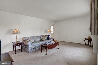 2546 Garfield Ave, Reading, PA 19609 - photo 3