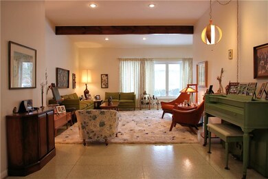 3386 Grove Pkwy, Columbus, IN 47203 - photo 6