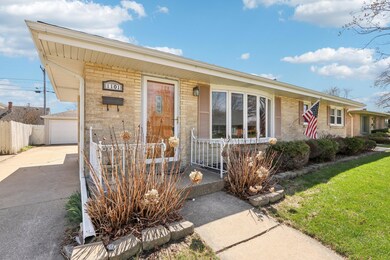 5-web-or-mls-Sheraton Dr-2504-005