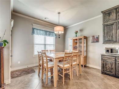 2821 SE 9th St, Moore, OK 73160 - photo 5