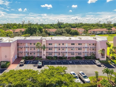 200 Turtle Lake Ct unit 109, Naples, FL 34105 - photo 2