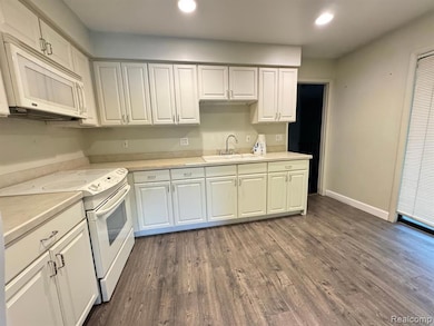 3152 Lindenwood Dr unit 150, Dearborn, MI 48120 - photo 4