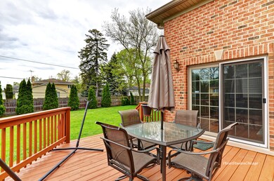 2044 Birch St, Des Plaines, IL 60018 - photo 3