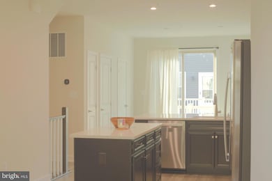 2816 Devonshire Cliffs Terrace unit 9, Hyattsville, MD 20782 - photo 4