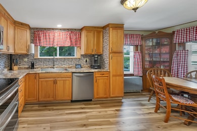 23 Oakes St, North Woodstock, NH 03262 - photo 7