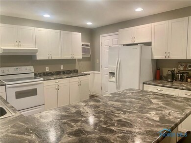 615 E Sandusky St, Findlay, OH 45840 - photo 3