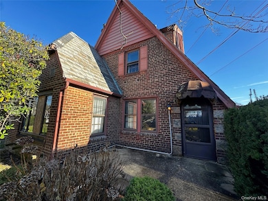 192 Brixton Rd S, Garden City, NY 11530 - photo 5