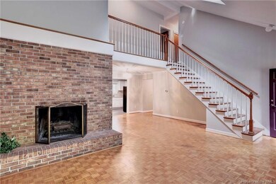 Flexible floorplan and move in ready!