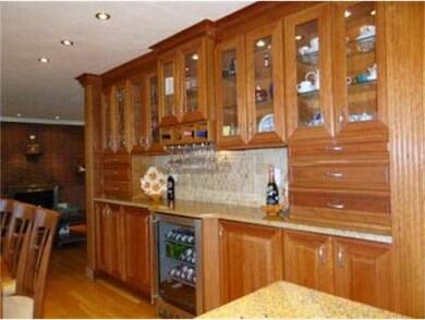 11 Forest St, Saugus, MA 01906 - photo 2