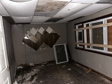 196 Massasoit St, Springfield, MA 01107 - photo 7