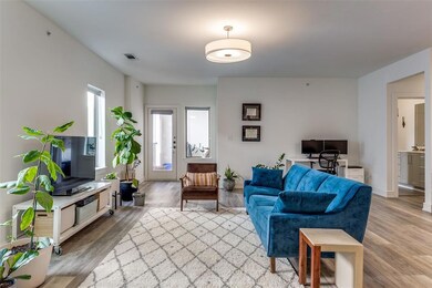 5714 Mccommas Blvd unit 204, Dallas, TX 75206 - photo 4