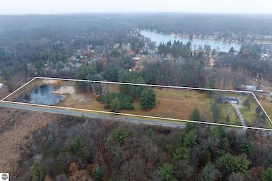 5110 Mannsiding Rd, Lake, MI 48632 - photo 2