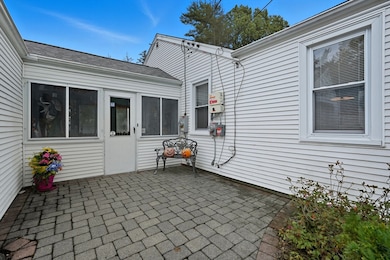 114 Brookside Cir, Springfield, MA 01129 - photo 7