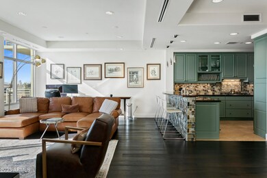Living room/kitchen area