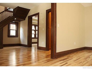 Foyer.