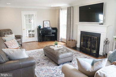 8201 Coach St, Potomac, MD 20854 - photo 3