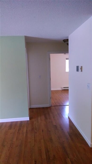 82F Constitution Dr unit F, Londonderry, NH 03053 - photo 5