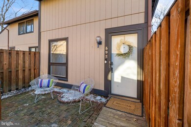 592 Glen Ct unit 37D, Glen Burnie, MD 21061 - photo 2