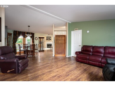 Living Room/Dining Room