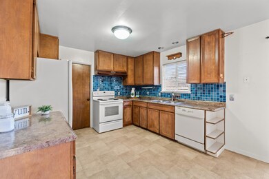 1348 NE Watson Dr, Bend, OR 97701 - photo 6