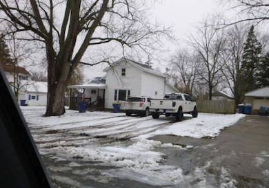 323 S Brady St, Corunna, MI 48817 - photo 2