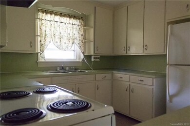 564 Hartness Rd, Statesville, NC 28677 - photo 7