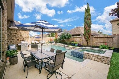 27719 Ashbrook Falls Ct, Fulshear, TX 77441 - photo 5