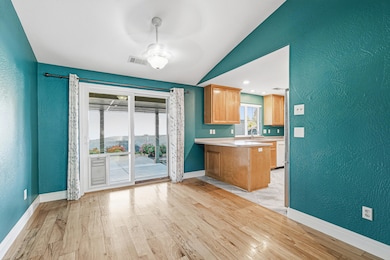 1243 Shafer Ln, Medford, OR 97501 - photo 7