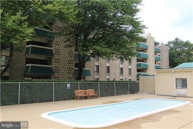 6143 Leesburg Pike unit 607, Falls Church, VA 22041 - photo 5