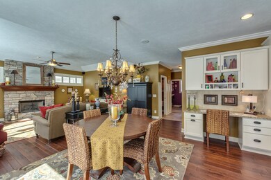 07 Dining Area