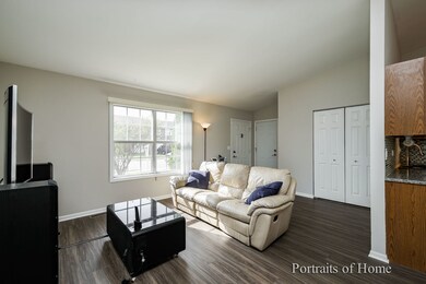 1471 Walnut Cir unit 6, Carol Stream, IL 60188 - photo 2