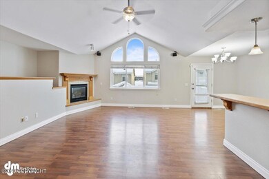 04-Living Room_DMD_9427
