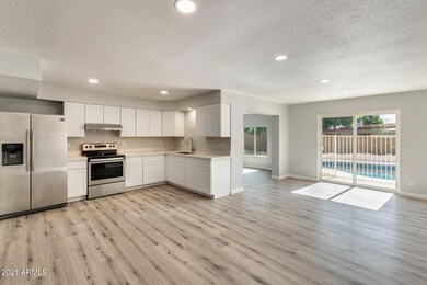 3737 W Caron St unit 4, Phoenix, AZ 85051 - photo 5