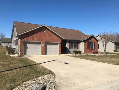 1105 Hillcrest Dr, Bucyrus, OH 44820 - photo 3