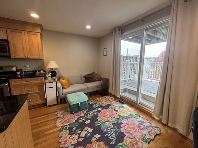 522 E 3rd St unit 2, Boston, MA 02127 - photo 2