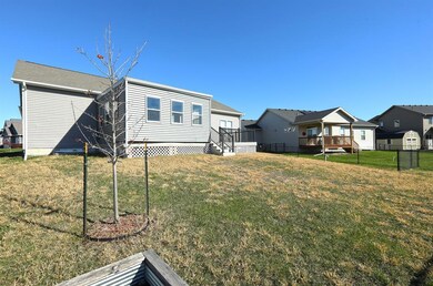 7920 NW 95th St, Johnston, IA 50131 - photo 5