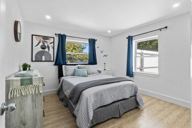 814 Franklin Rd, West Palm Beach, FL 33405 - photo 7