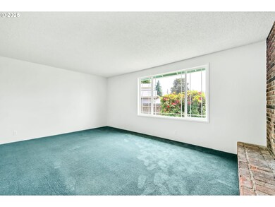 1067 Cinnamon Ave, Eugene, OR 97404 - photo 4