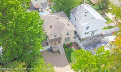 976 Sinclair Ave, Staten Island, NY 10309 - photo 2